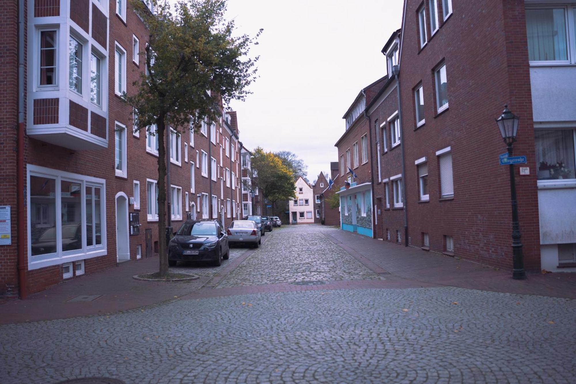 Schoenes Apartment In Der Altstadt , Kostenlose Parkplaetze In Der Naehe Emden Exterior photo